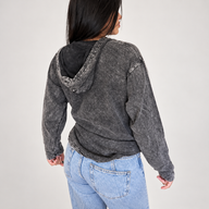 Kleines stonewashed Hoodie-Shirt mit Känguru-Tasche - Grau REBEL