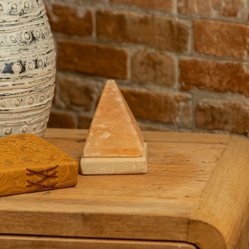 Qualitäts-USB-Pyramiden-Salzlampe - 9 cm (1 Stück)