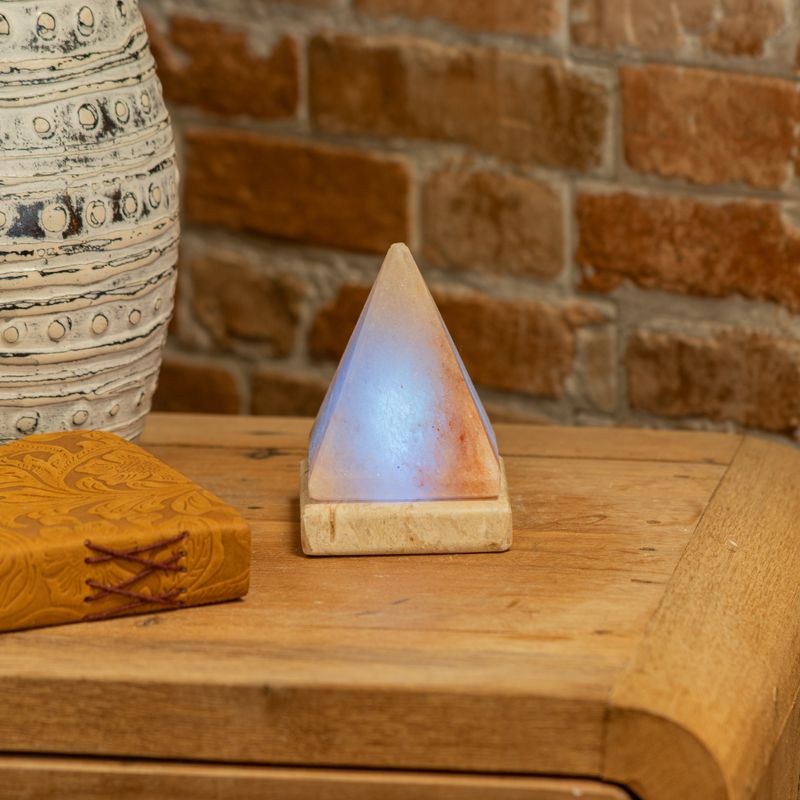 Qualitäts-USB-Pyramiden-Salzlampe - 9 cm (mehrfarbig)