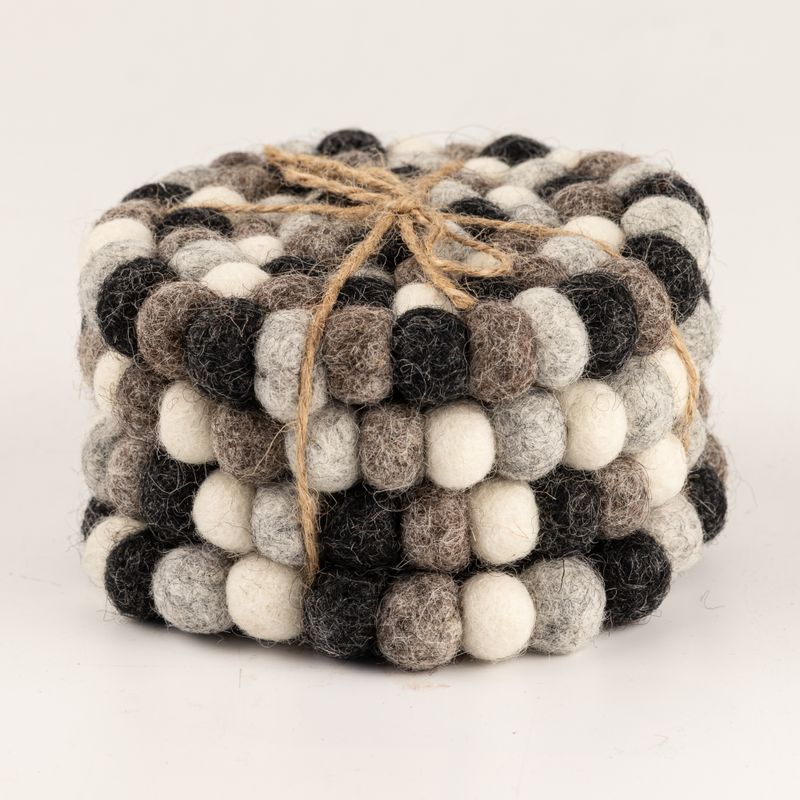 Filzkugel-Untersetzer rund - 10 cm Multi-Grau (4er-Set)