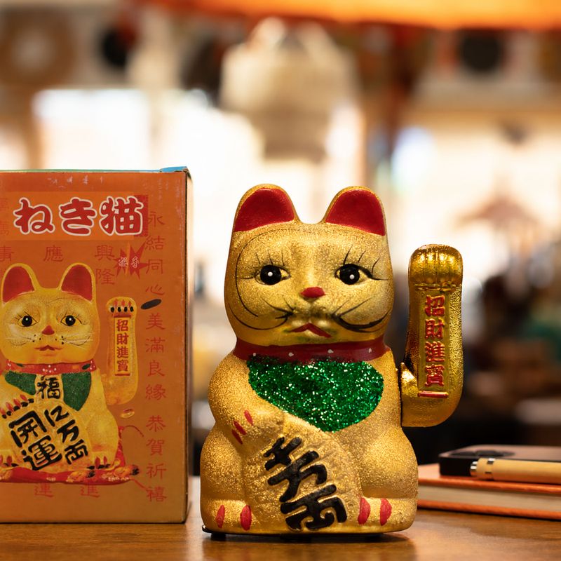 Klassische Glückskatze (Maneki-neko)