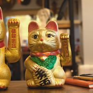 Große Glückskatze (Winkekatze)