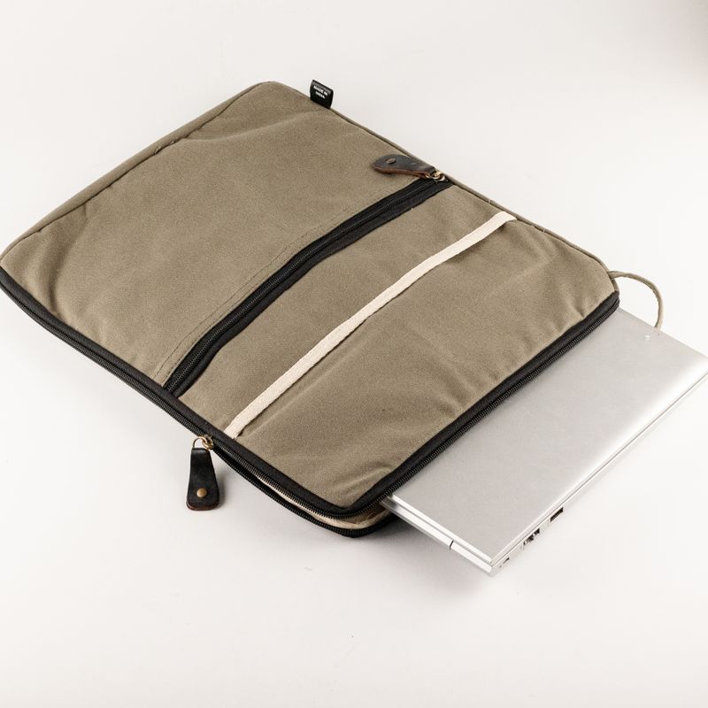Große Laptop-Tasche aus Canvas – Oliv
