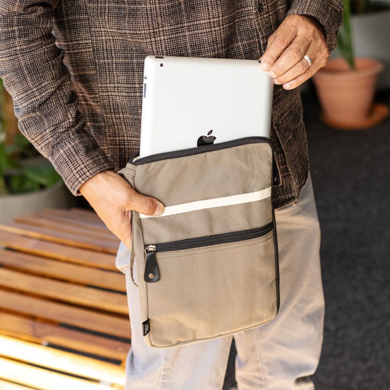Canvas-Tablettasche – Oliv
