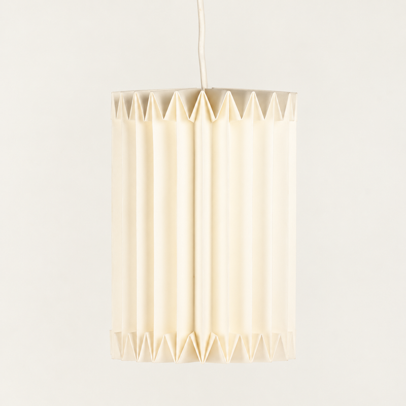 Wandleuchte aus plissiertem Papier im skandinavischen Stil