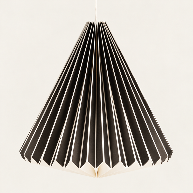 Lampenschirm aus Papier in Kegelform mit geometrischem Muster