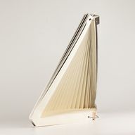 Lampenschirm aus Papier in Kegelform mit geometrischem Muster