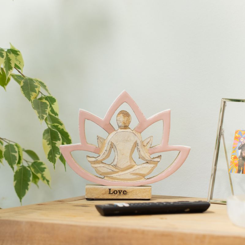 Yoga-Dame aus Holz – Lotusblüte – Altrosa – Liebe