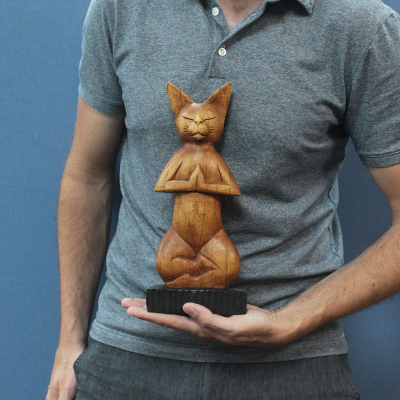 Yogakatzen aus Holz Lotusposition