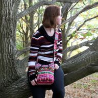 Jacquard-Umhängetasche (mittelgroß) pink