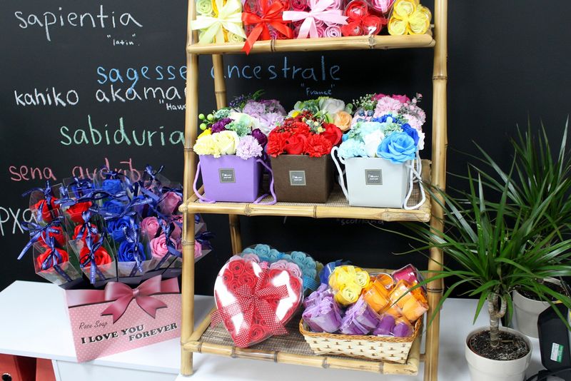 3 Seifenrosen in Herzbox - Lavendel