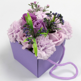 Seifenrosenbouquet - Lavendelfarbene Rosen & Nelken
