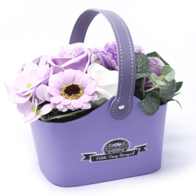Kleiner Blumenstrauß in Korb - Zärtliches Lavendel