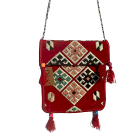 Rote Kelim-Messenger-Festivaltasche