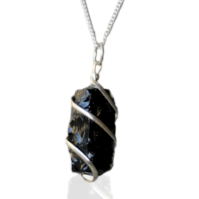 Kaskadenumwickelte Edelstein-Halskette – Rauer schwarzer Onyx