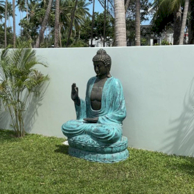 Großer Buddha aus Türkis und Stein, der auf einer Lotusblüte lehrt – 2 m